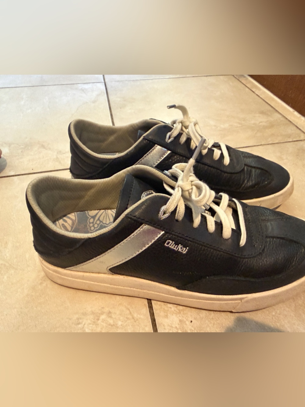 Women’s olekai Black and Cream Casual Lace-Up Sneakers WATER PROOF